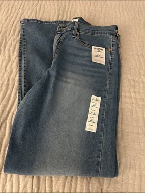 Levi Strauss Gold
Women's Heritage
High-Rise Loose
Straight Jeans size 12